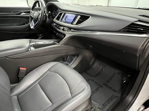 Used 2024 Buick Enclave Premium image 62
