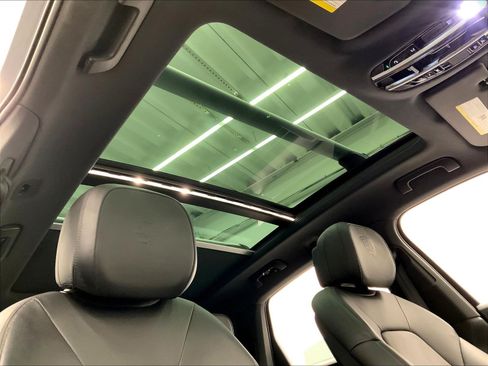 Certified 2023 Porsche Cayenne Platinum Edition AWD/4WD image 27