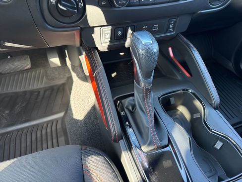 Used 2024 Nissan Frontier PRO-4X w/ Pro Convenience Package image 16