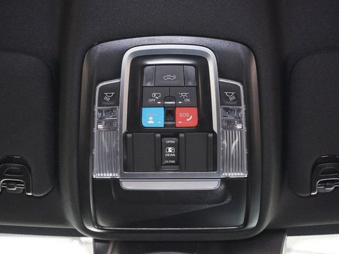 Used 2025 RAM 2500 Laramie AWD/4WD image 23