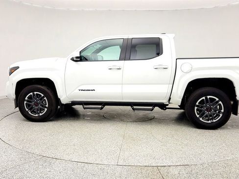 Used 2024 Toyota Tacoma TRD Sport image 8