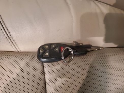 Used 2010 GMC Yukon XL Denali image 30