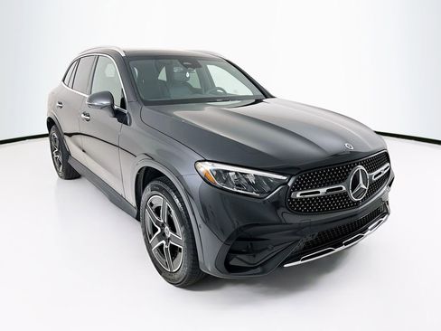 Used 2025 Mercedes-Benz GLC 300 4MATIC image 1