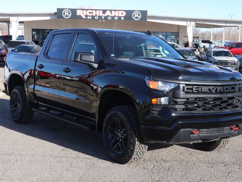 New 2026 Chevrolet Silverado 1500 Custom Trail Boss w/ LPO, Dark Essentials Package image 1