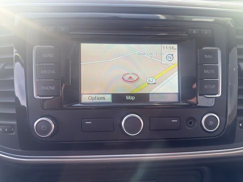 Used 2013 Volkswagen Beetle TDI image 11