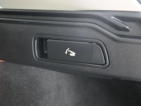 Used 2019 INFINITI QX50 Luxe w/ Navigation Package FWD image 44