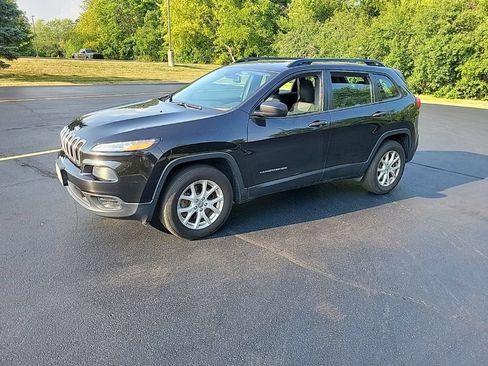 Used 2015 Jeep Cherokee Sport w/ Cold Weather Group AWD/4WD image 3