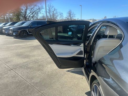 Used 2020 BMW 540i w/ M Sport Package image 21