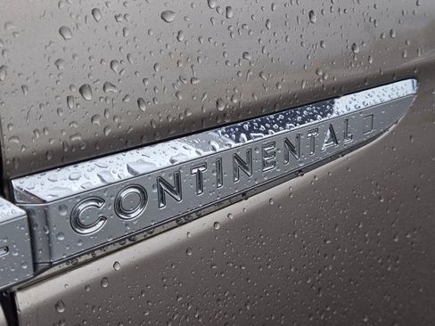 Used 2019 Lincoln Continental Reserve image 10