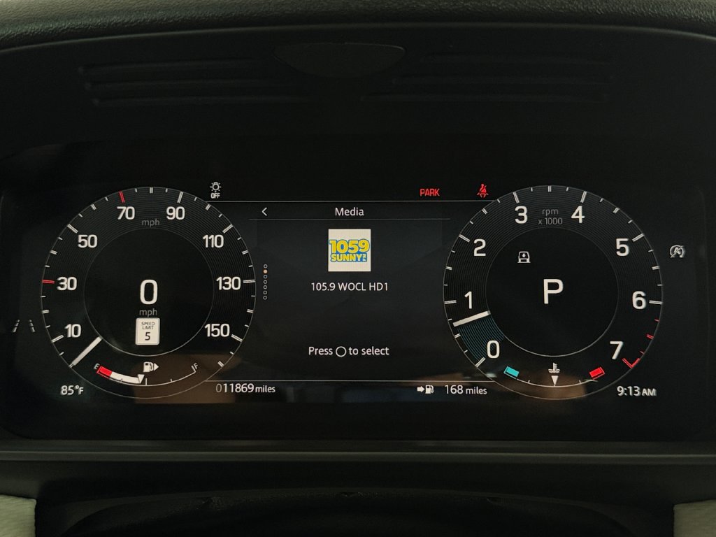 Used 2024 Land Rover Discovery Dynamic SE AWD/4WD image 14