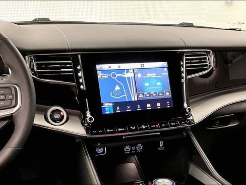 Used 2023 Jeep Wagoneer Series II image 7