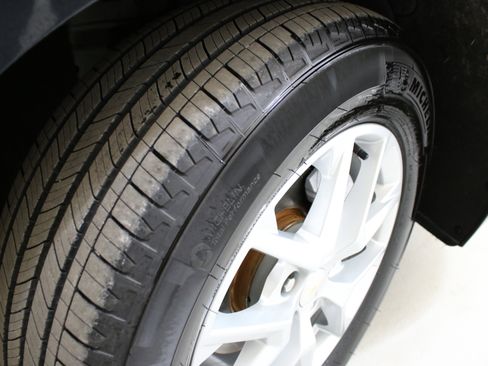 Used 2023 Chevrolet Equinox LT image 35