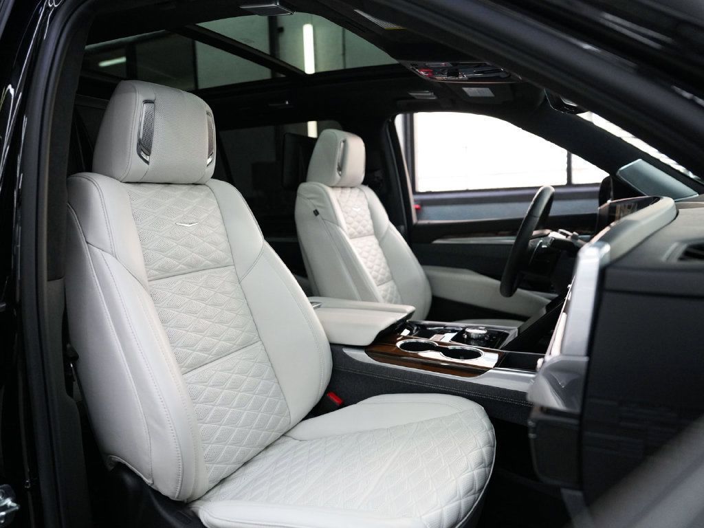 Used 2025 Cadillac Escalade ESV Sport Platinum AWD/4WD image 42
