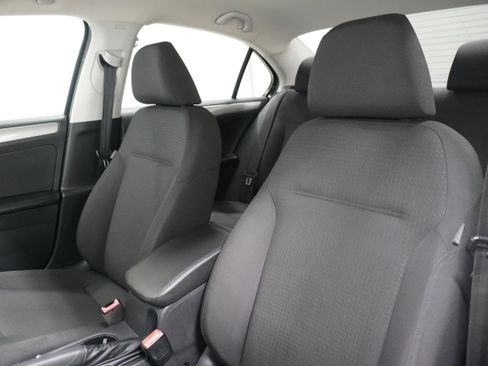 Used 2016 Volkswagen Jetta SE image 11