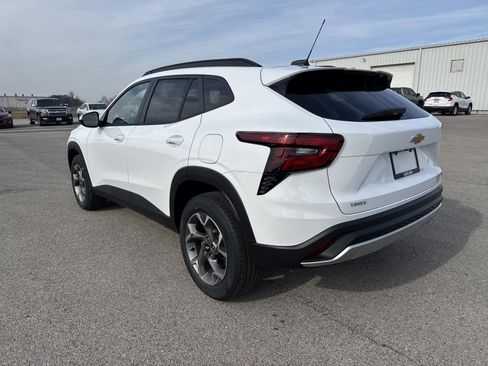 New 2026 Chevrolet Trax LT w/ LT Convenience Package image 3