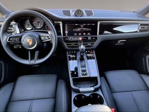 Used 2026 Porsche Macan AWD/4WD image 7