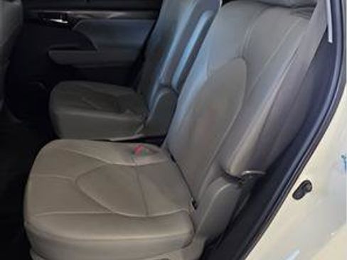 Used 2022 Toyota Highlander Limited image 28