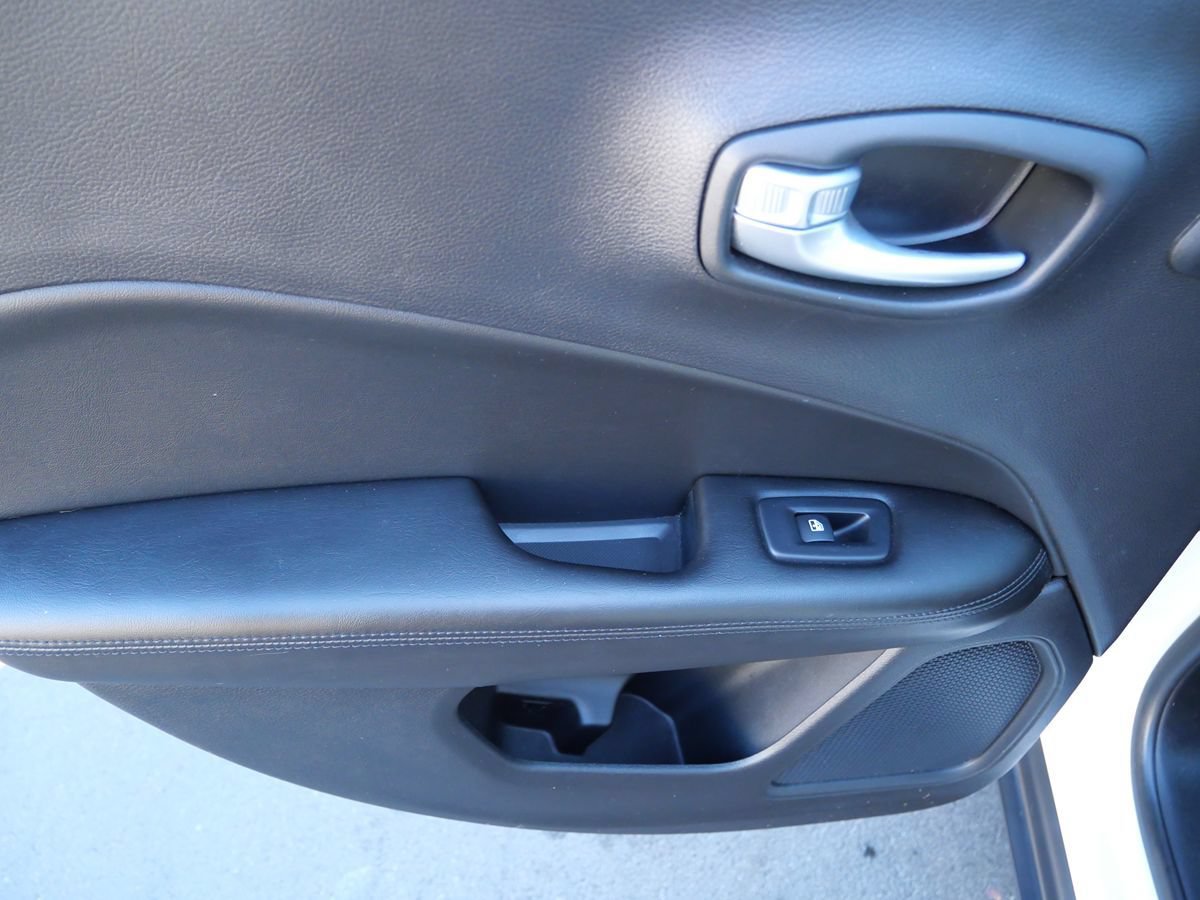Used 2021 Jeep Compass Latitude w/ Sun and Sound Group AWD/4WD image 25