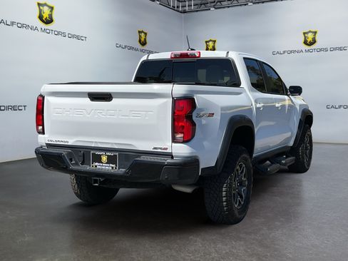 Used 2024 Chevrolet Colorado ZR2 w/ Technology Package AWD/4WD image 5