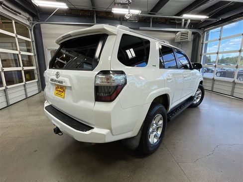 Used 2018 Toyota 4Runner SR5 RWD image 5