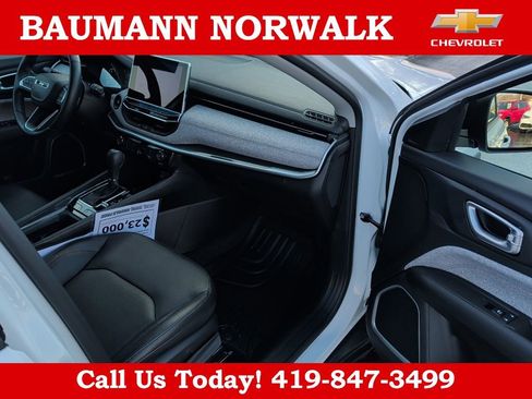 Used 2022 Jeep Compass Latitude image 11