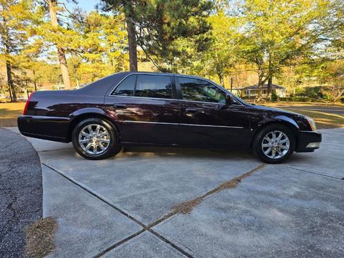 Used 2008 Cadillac DTS Luxury II image 34