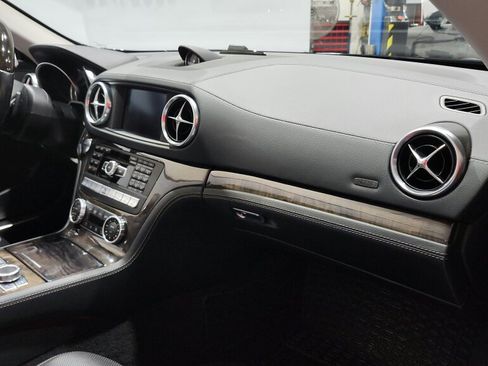 Used 2013 Mercedes-Benz SL 550 image 35
