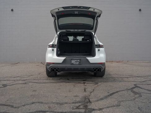 Certified 2024 Porsche Cayenne AWD/4WD image 14