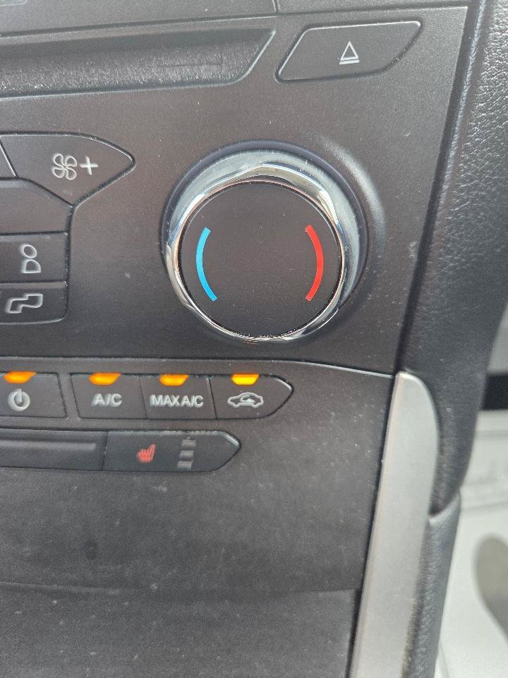 Used 2015 Ford Edge SEL FWD image 30
