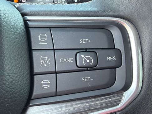 Used 2024 Jeep Wagoneer Series II w/ Flexible Seating Group RWD image 28