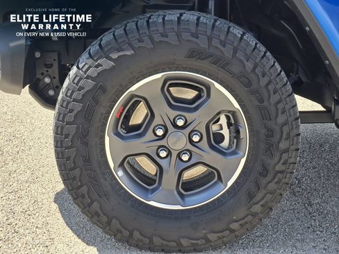 Used 2023 Jeep Gladiator Rubicon w/ Cold Weather Group AWD/4WD image 10