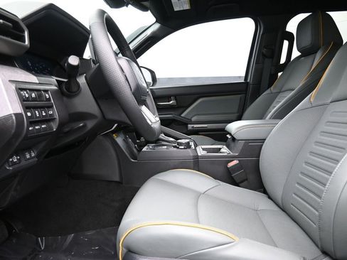 Used 2024 Toyota Tacoma Trailhunter image 13