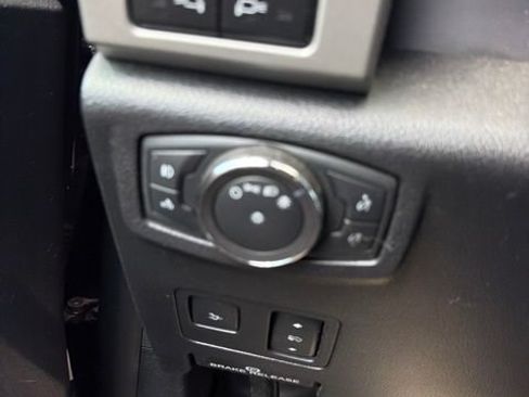 Used 2019 Ford F350 Lariat w/ Lariat Ultimate Package AWD/4WD image 27