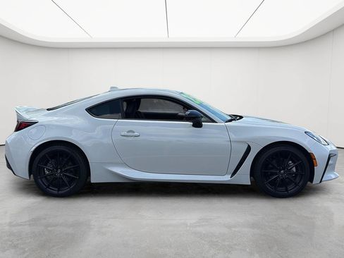Used 2025 Toyota GR86 Premium w/ ALL Weather Mat Package (TMS) RWD image 9