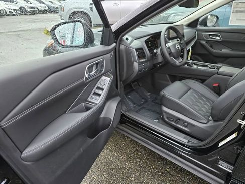 New 2026 Nissan Rogue Platinum AWD/4WD image 18