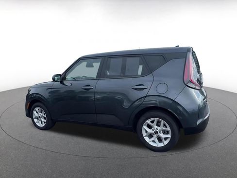 Used 2025 Kia Soul LX w/ LX Technology Package image 11