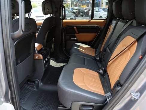Used 2022 Land Rover Defender 110 X AWD/4WD image 19