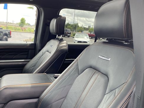 Used 2023 Ford Expedition Platinum image 16