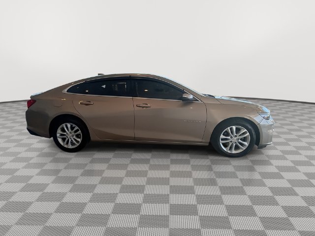 Used 2018 Chevrolet Malibu LT FWD image 12