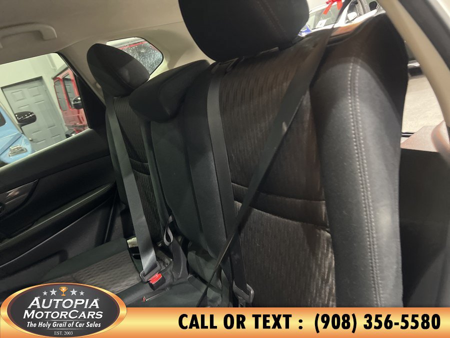 Used 2017 Nissan Rogue SV AWD/4WD image 17