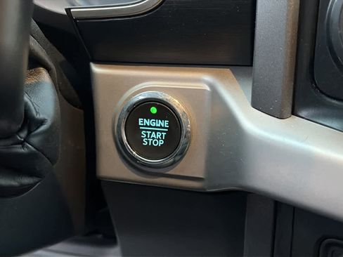 Used 2022 Ford F150 XLT w/ Equipment Group 302A High image 18