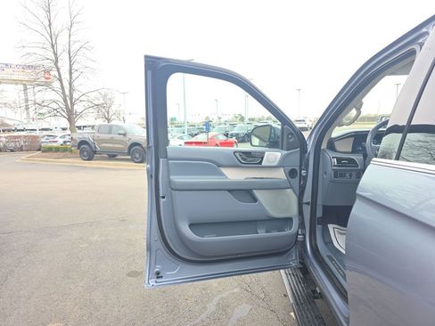 Used 2022 Lincoln Navigator Black Label image 16