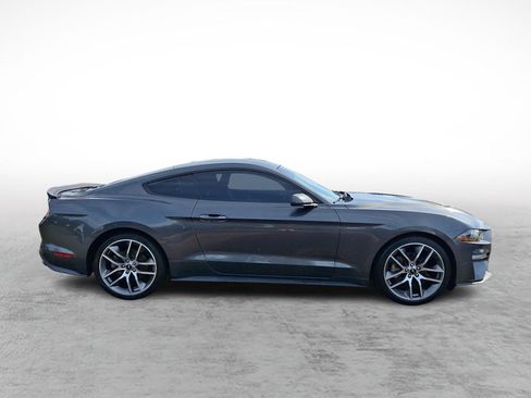 Used 2018 Ford Mustang Coupe RWD image 6