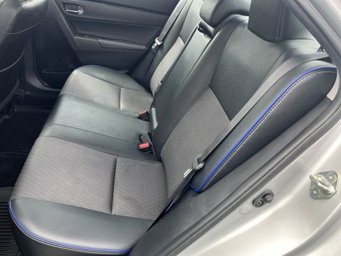Used 2018 Toyota Corolla SE w/ SE Premium Package FWD image 17