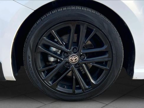Used 2025 Toyota Camry SE FWD image 11