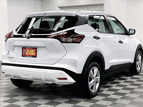 New 2025 Nissan Kicks Play S image 17