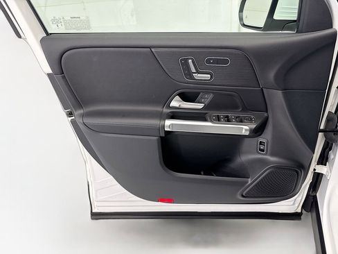 Used 2023 Mercedes-Benz GLB 250 image 23
