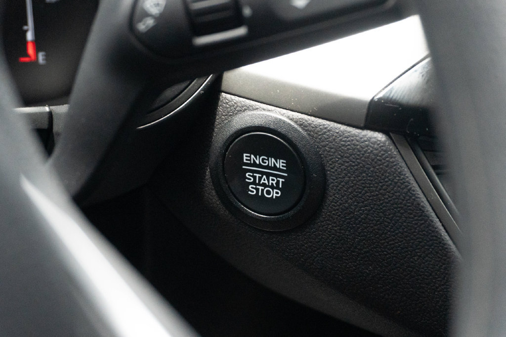 Used 2025 Ford Escape Active AWD/4WD image 32