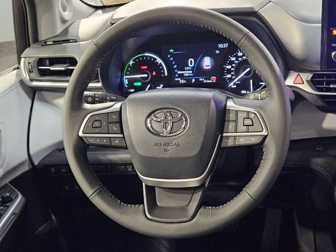 New 2026 Toyota Sienna XLE FWD image 15
