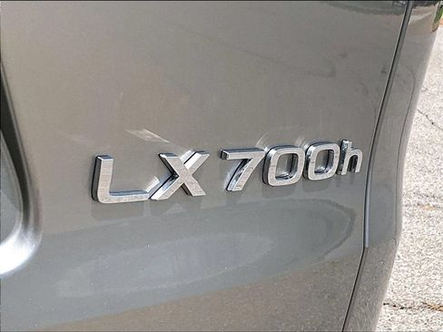 Used 2026 Lexus LX 700h Luxury AWD/4WD image 22